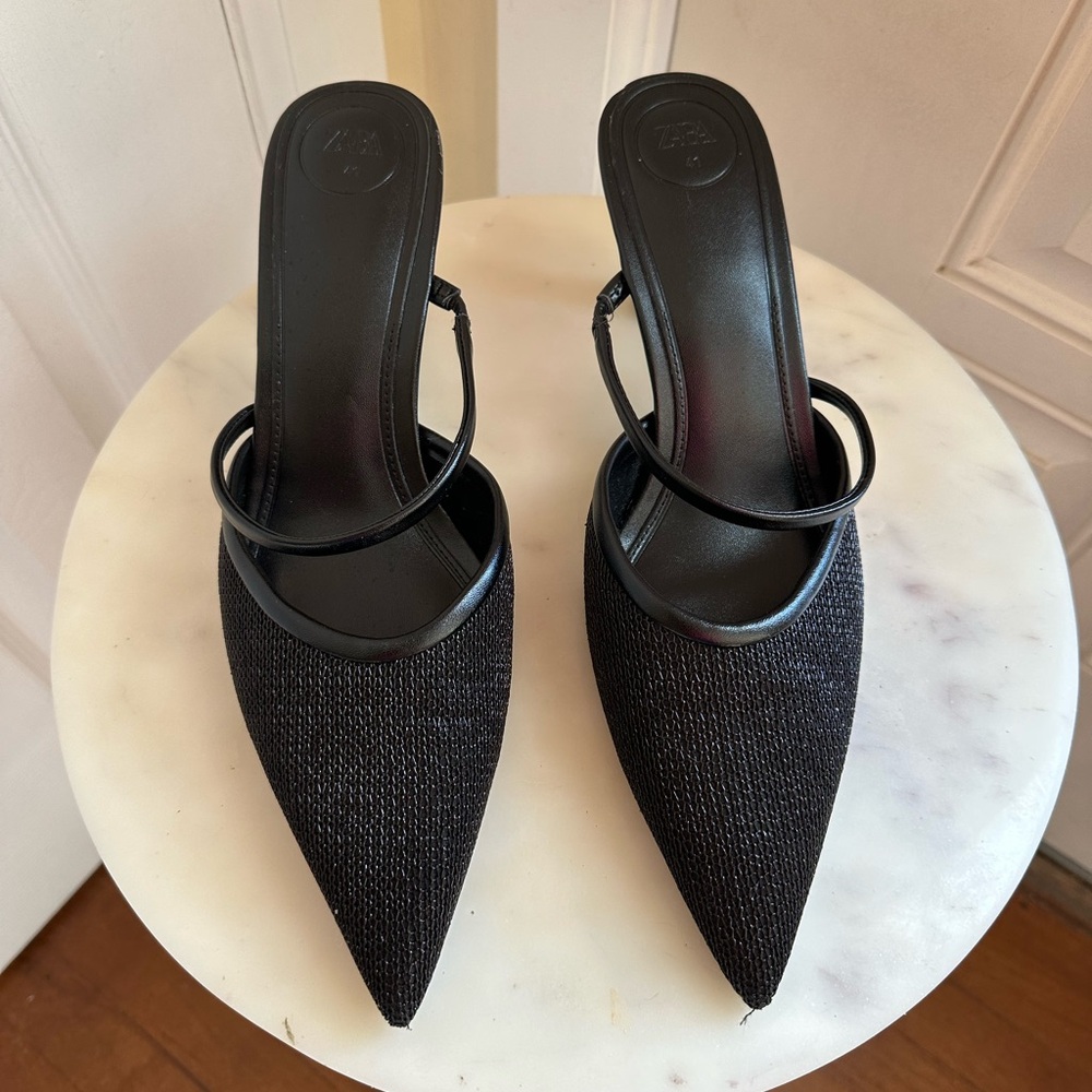 Zara Black Pointed Toe Heels - Picture 3 of 8